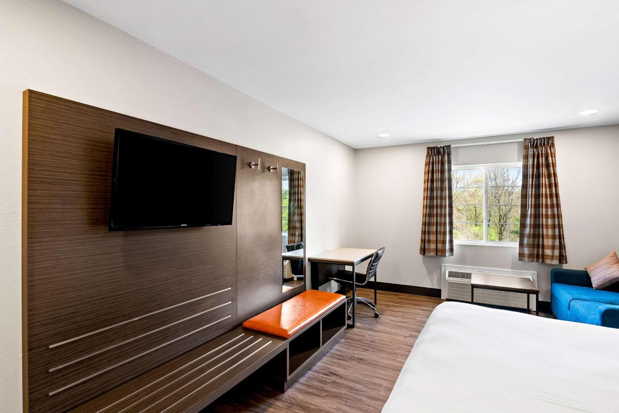 Econo Lodge Bethel - Danbury Exterior photo